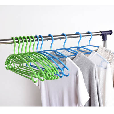 Plastic clothes hanger machine